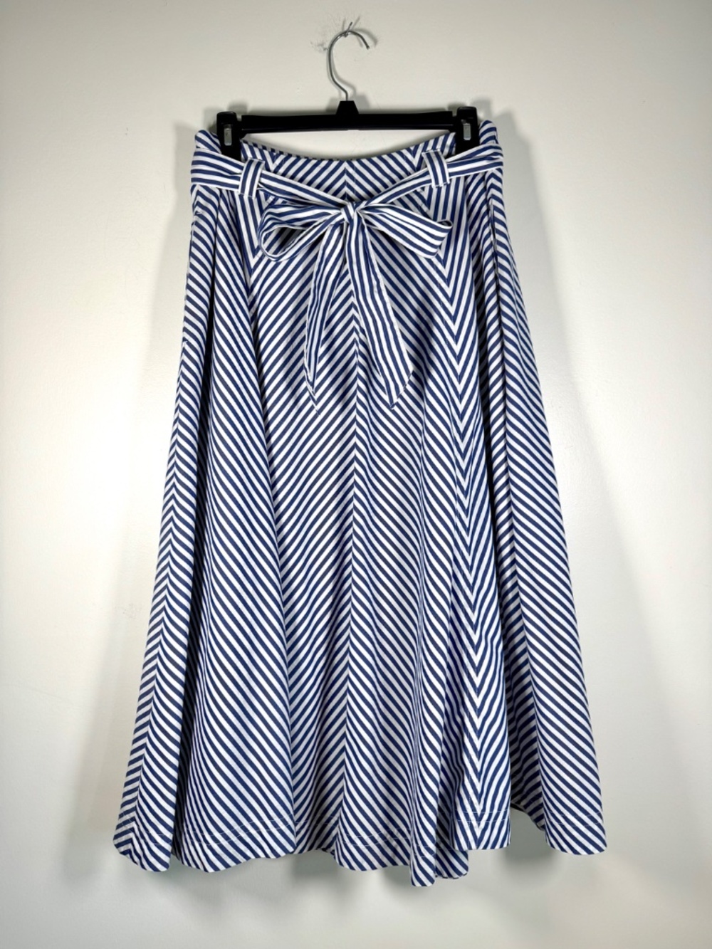 Madewell 100% Cotton Poplin Flared Midi Skirt - Blue White Stripe | Size 6 - Picture 4 of 8